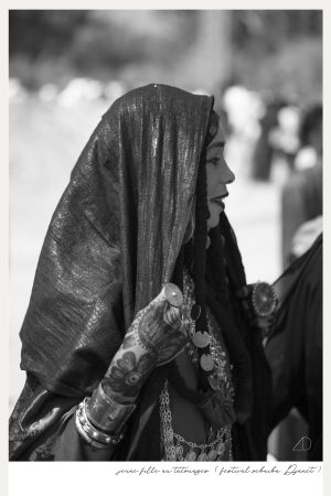 Jeune fille au tatouages (Festival Sebaiba Djanet) N&B